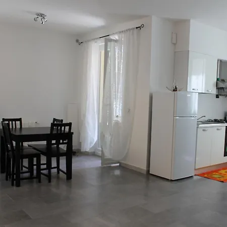 Center With Parking Space *